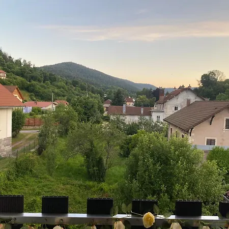 Chez Faby アパート コルニモン